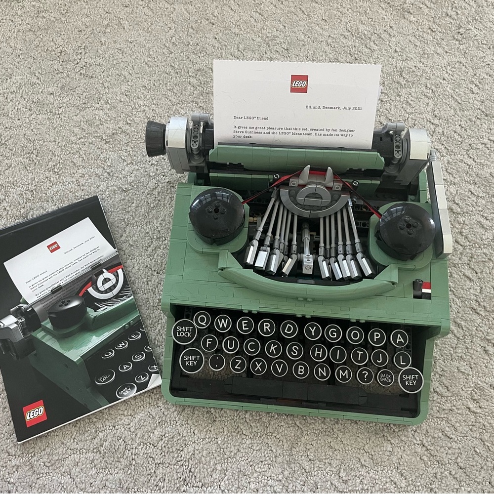 LEGO Classic Green Typewriter Set
